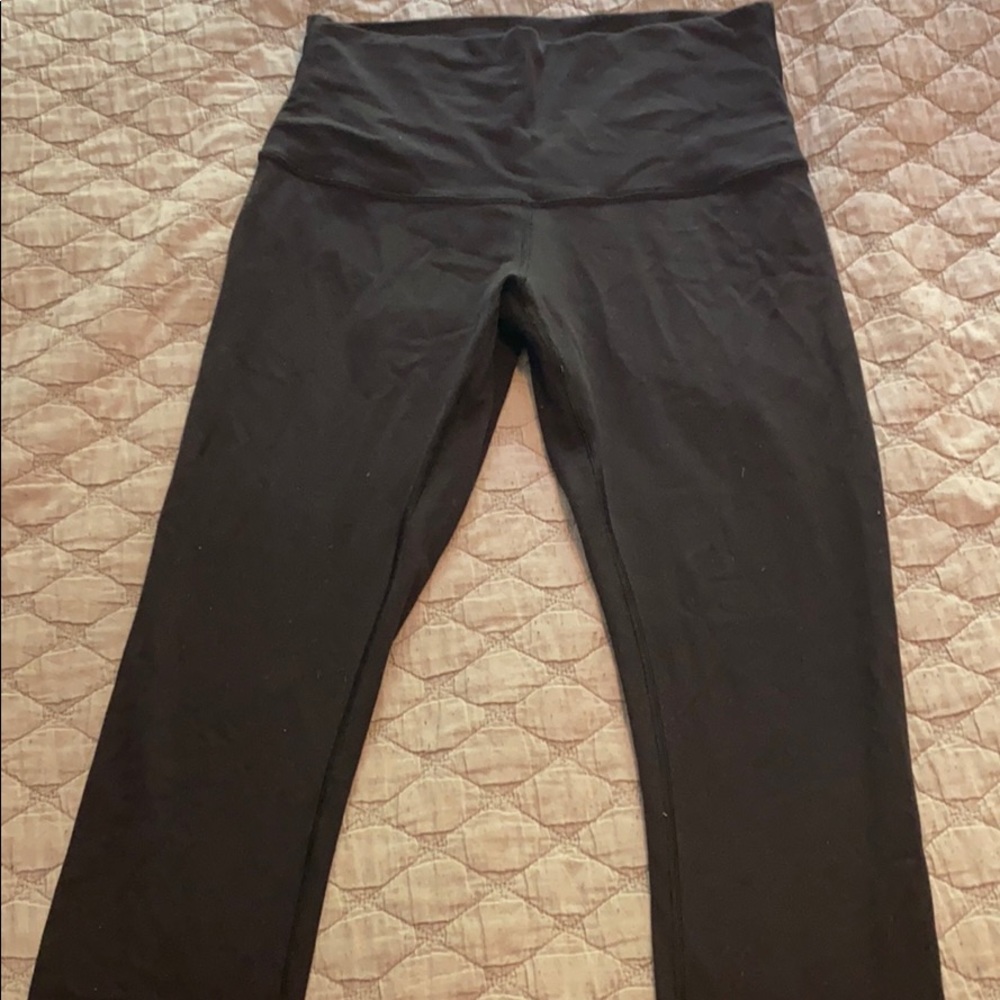 Crop Lulu Lemon Wunder Under leggings size 8